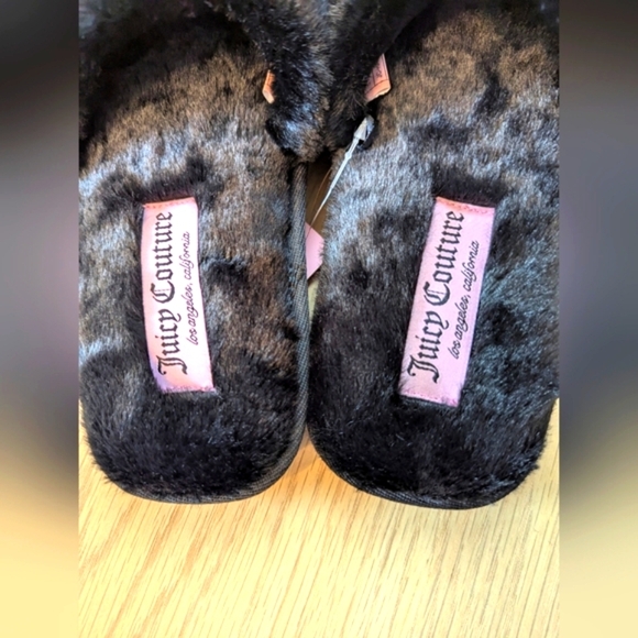 BNWT Juicy Couture Womens (Small 5/6) Furry Slide-In Slippers With Bow And Crown - Picture 5 of 13